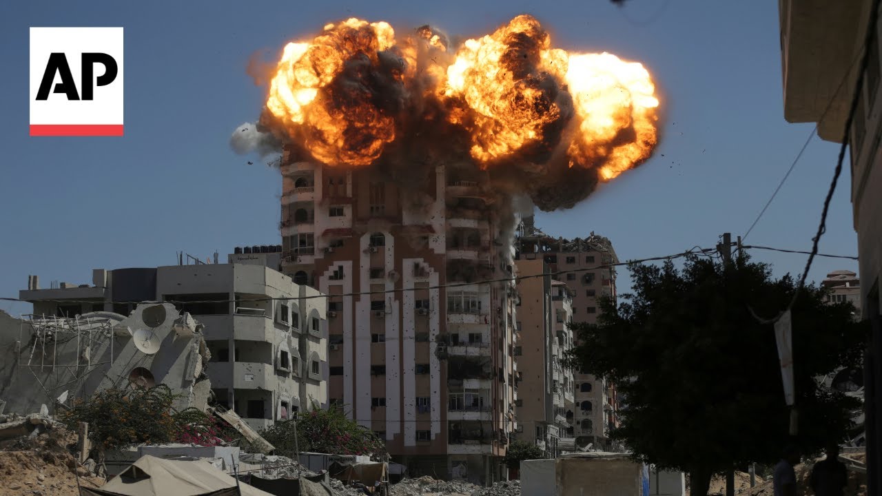 Israel destroys buildings in Gaza City after warning residents to leave