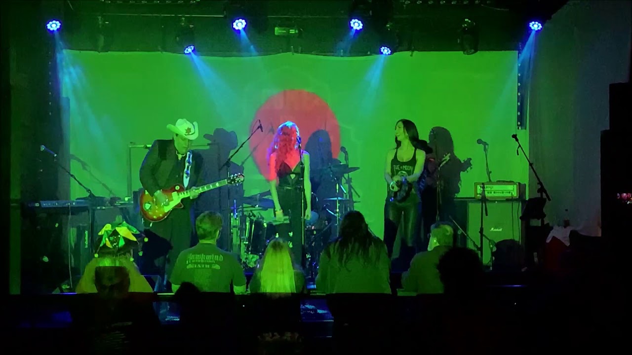 Headcat 13 & The Devil's Daughters - Whole Lotta Love