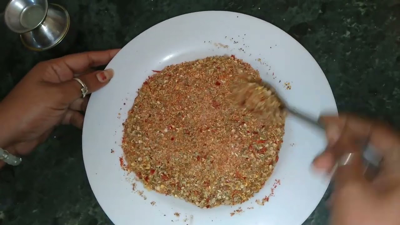 “Ghar Par Phadi Bharvi Mirch 😍 | Ek Baar Bana Liya Toh Roz Banega”.mirch ka achar 