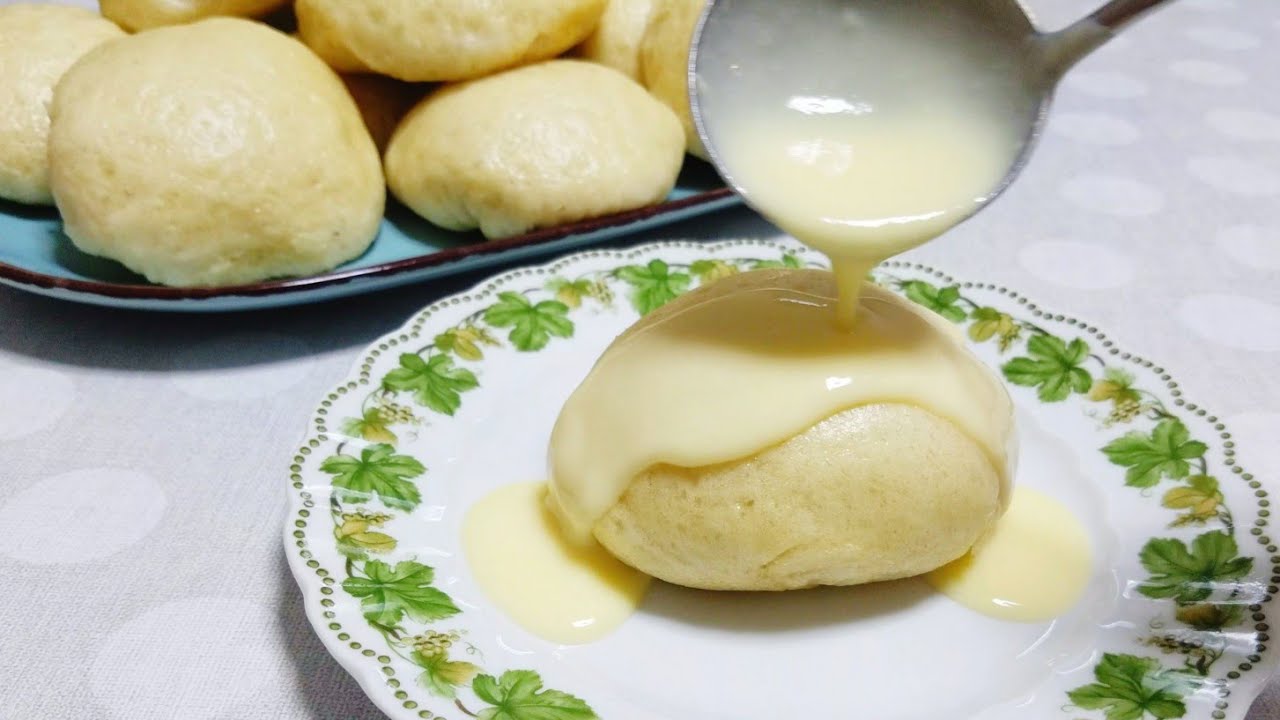 Dampfnudeln mit Vanilleso&szlig;e | Hefekl&ouml;&szlig;e | Yeast Dumpling with Custard(Vanilla Sauce)