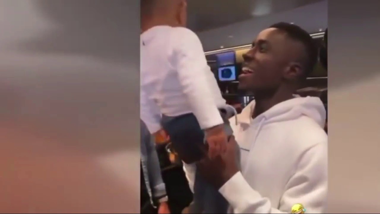 Idrissa Gana Gueye danse  et delire avec son fils Isaac