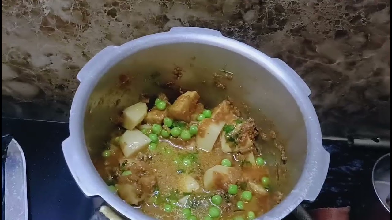 Aalu matar ki sabji 😋