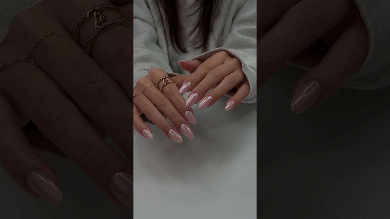 Can&rsquo;t go wrong with chrome🤷🏻&zwj;♀️ #nailinspo #chromenails #gelnails #engagement #dualforms