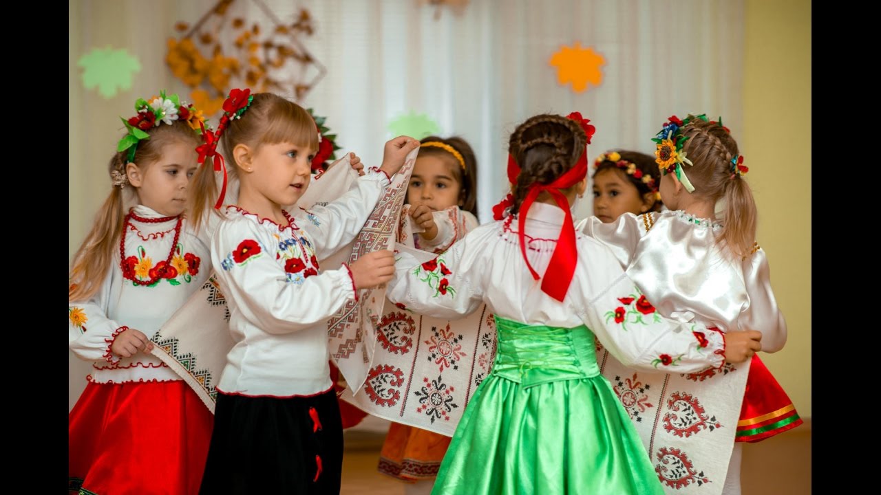 Танок з рушниками Свято осені в диятчому закладі Старшій вік