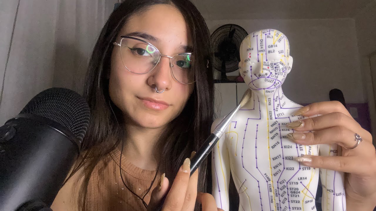 ASMR EFECTO PLACEBO | MASAJE EN MUÑECO DE ACUPUNTURA