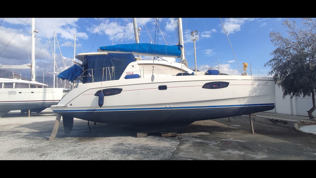 2010 Robertson and Caine Leopard 38 Catamaran For Sale (DISCOUNT)