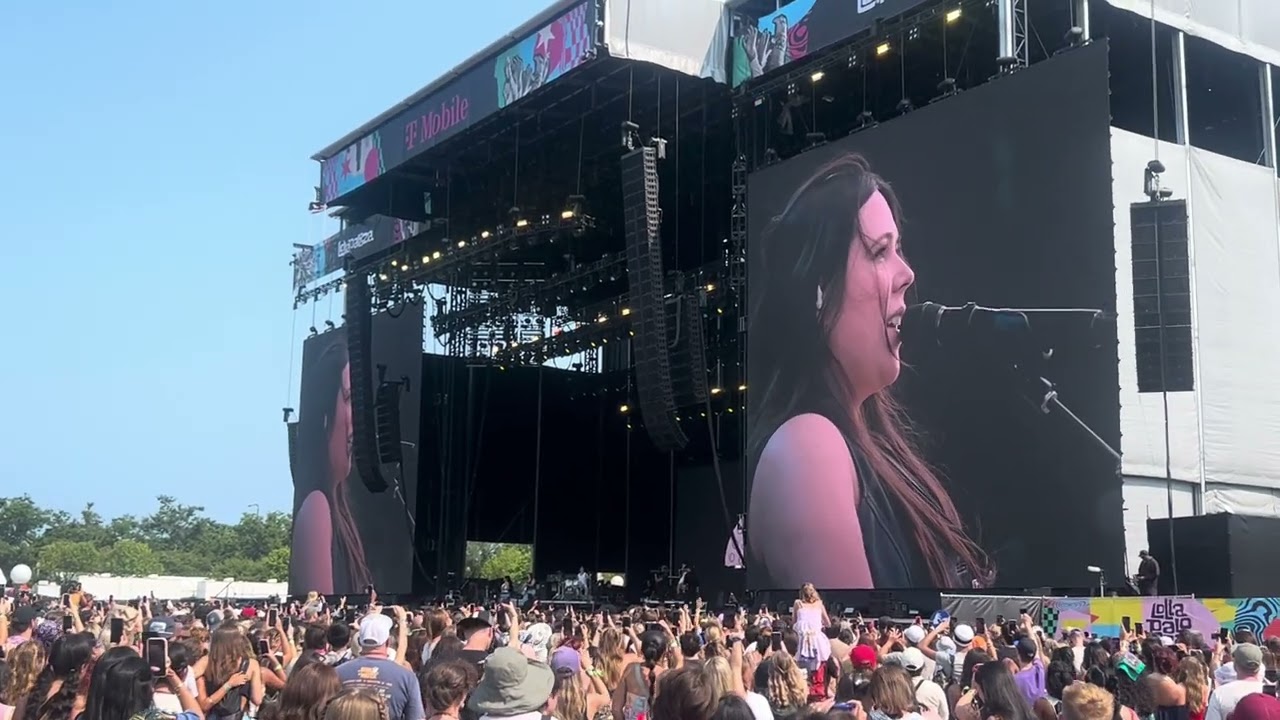 Gigi Perez - Sailor Song (Live at Lollapalooza 2025)