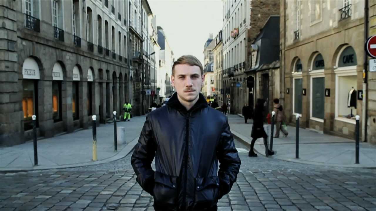 Micronologie - La vie suit son cours... (Street clip par Damien Stein)