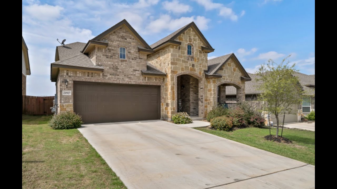 21927 Akin Bayou San Antonio, TX | MLS# 1444236 | www.cbharper.com