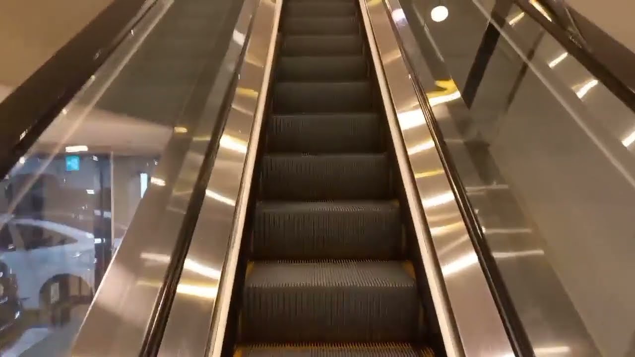 부산 해운대구 롯데백화점 센텀시티점 에스컬레이터 escalator 주차장쪽 내리막 오르막 답사기