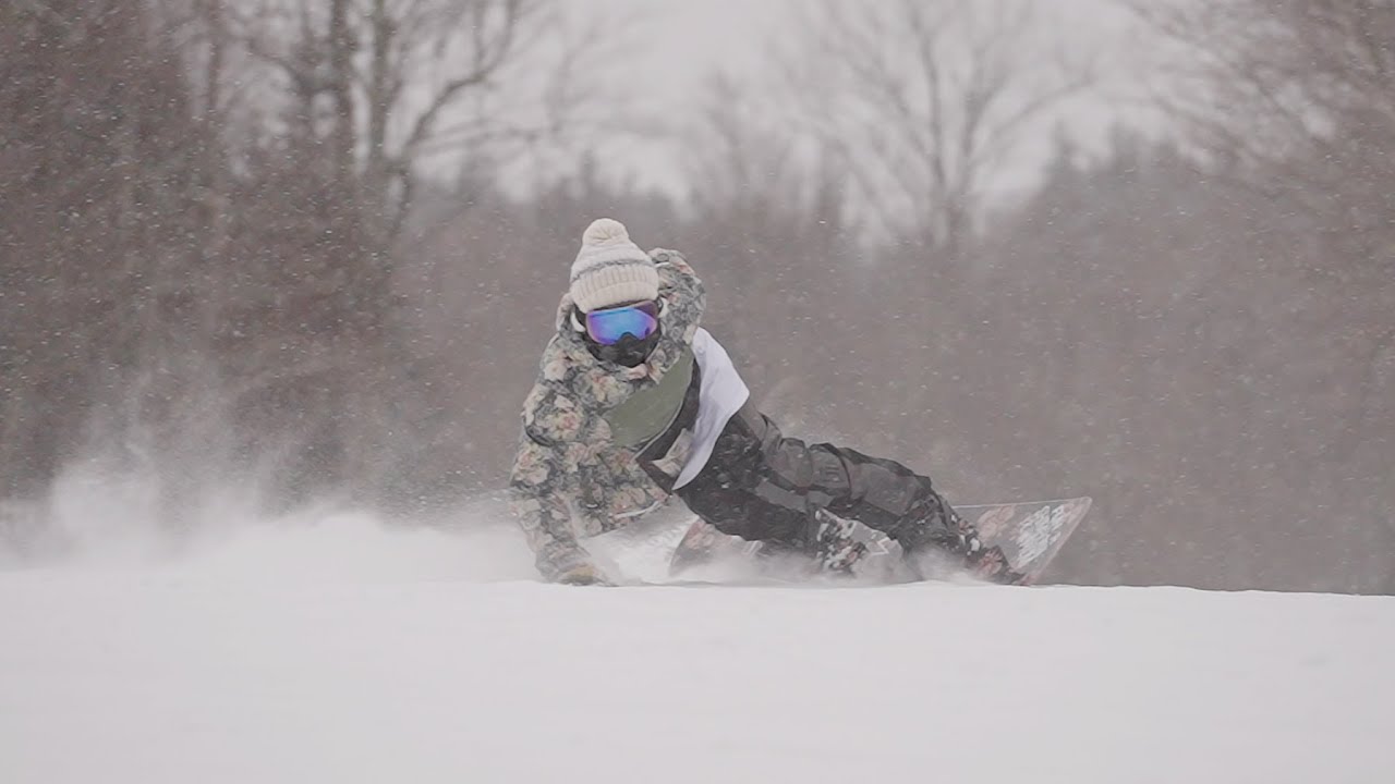 Technical Riding - Snowboard Deep Carving in Slow Motion