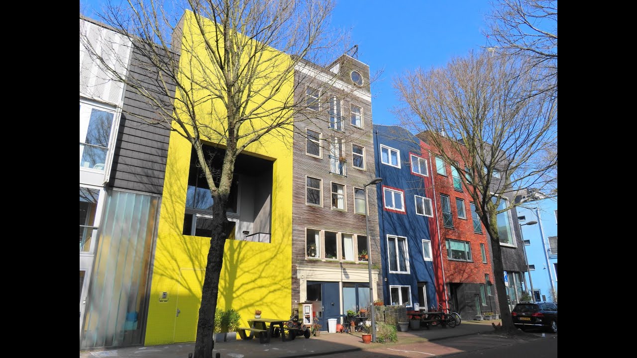 Houten huizen op IJburg / Amsterdam-Oost