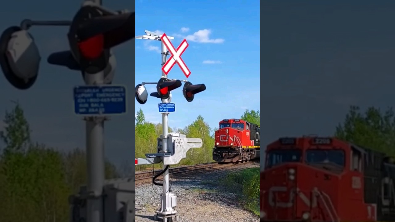 Nice K3L and Horn Salute from CN Teardrop Dash-9!