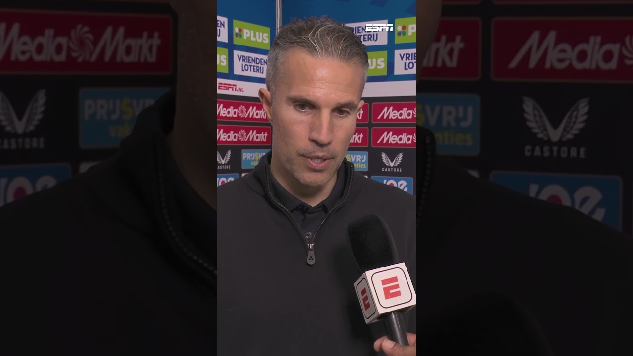 Robin van Persie zag zijn donderspeech in de rust werken 😡