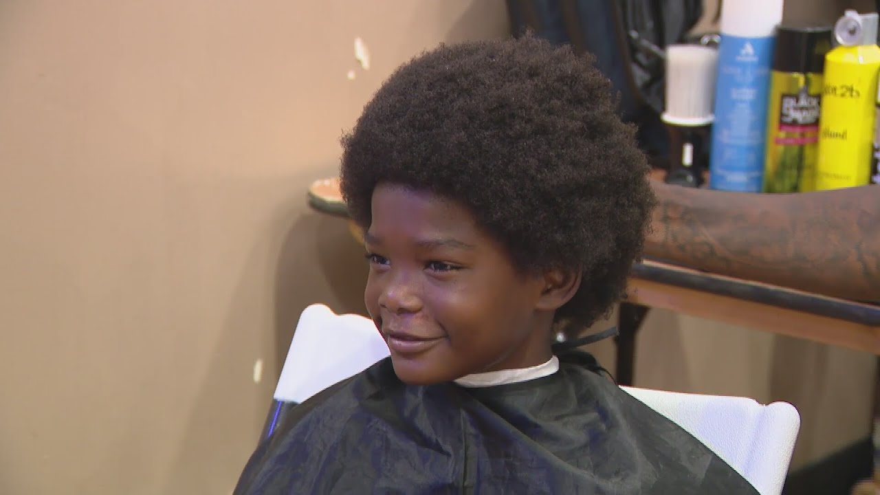 Community giveaway helps Chicago students start the school year strong