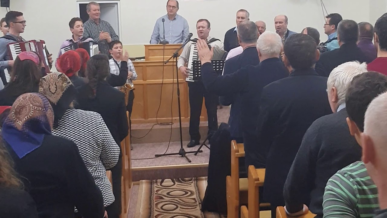 GABI BARAIAN SI GUSTI ROMAN Biserica Salicea