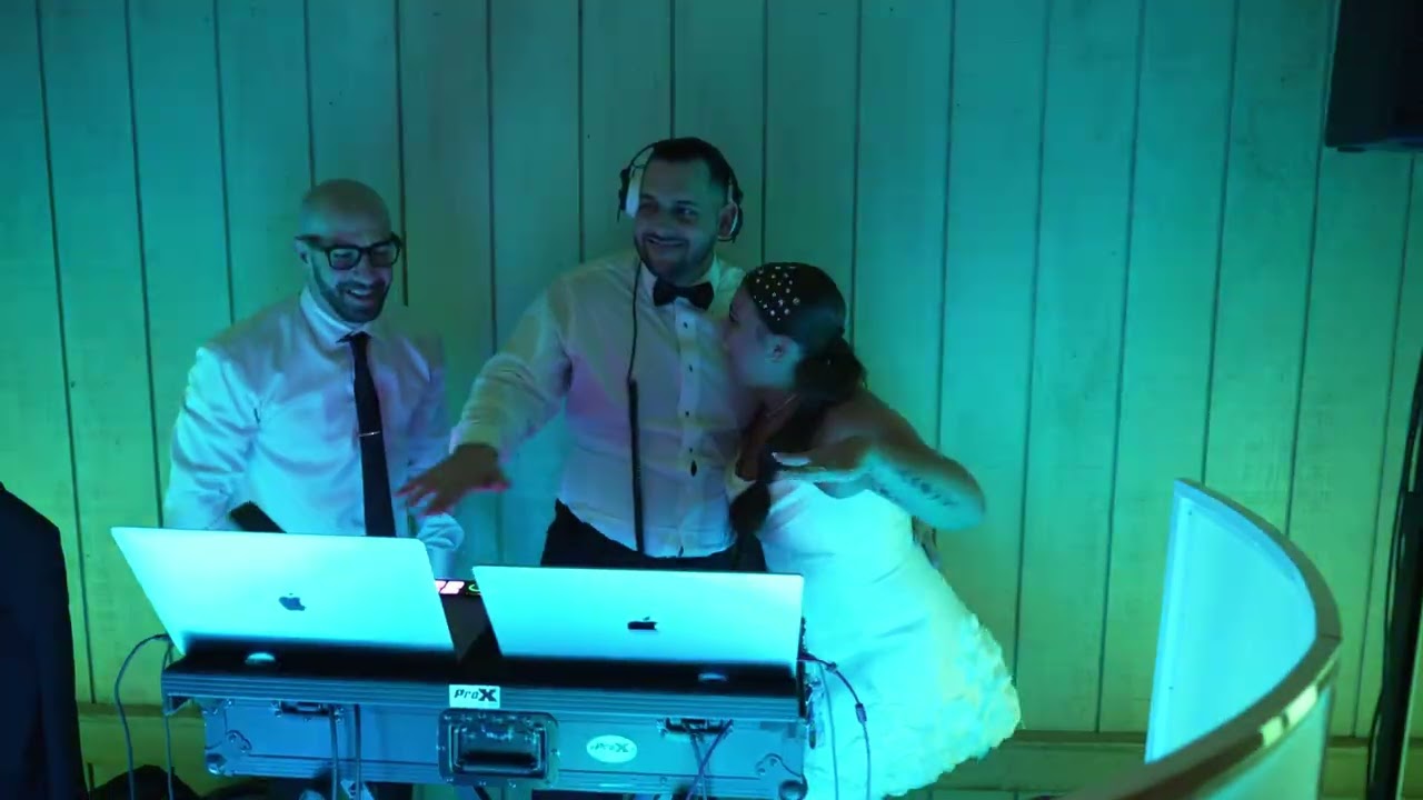 Bringing the vision from the office to the dancefloor with Nico & Lindsay 💍