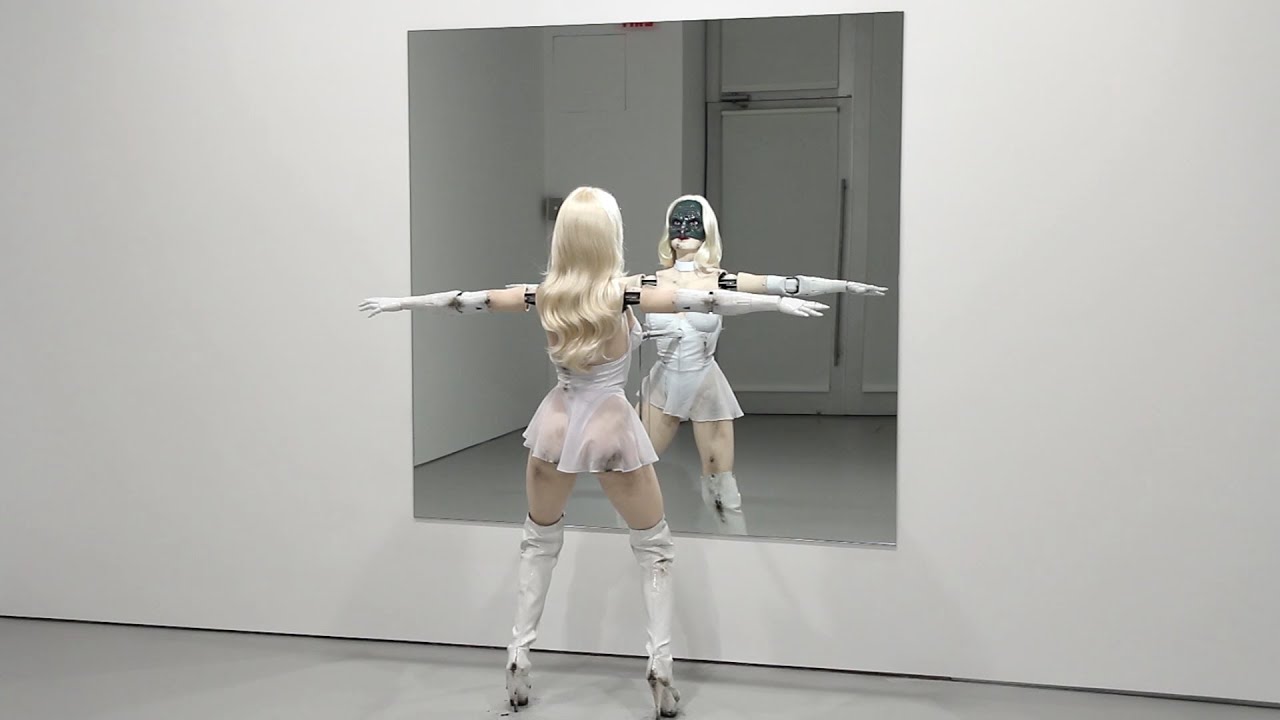 Jordan Wolfson (Female figure), 2014