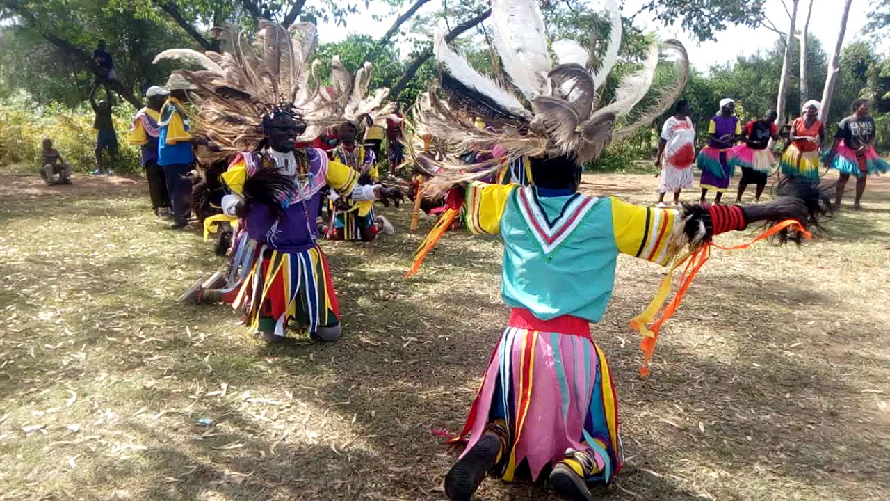 Kochia dancers - cultural at Nyagoro chief camp