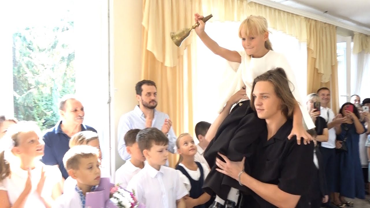 Урочиста частина. Приватна школа «Майбуття» в Одесі