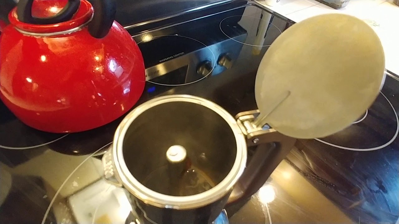 Making moka in my Alessi 9090