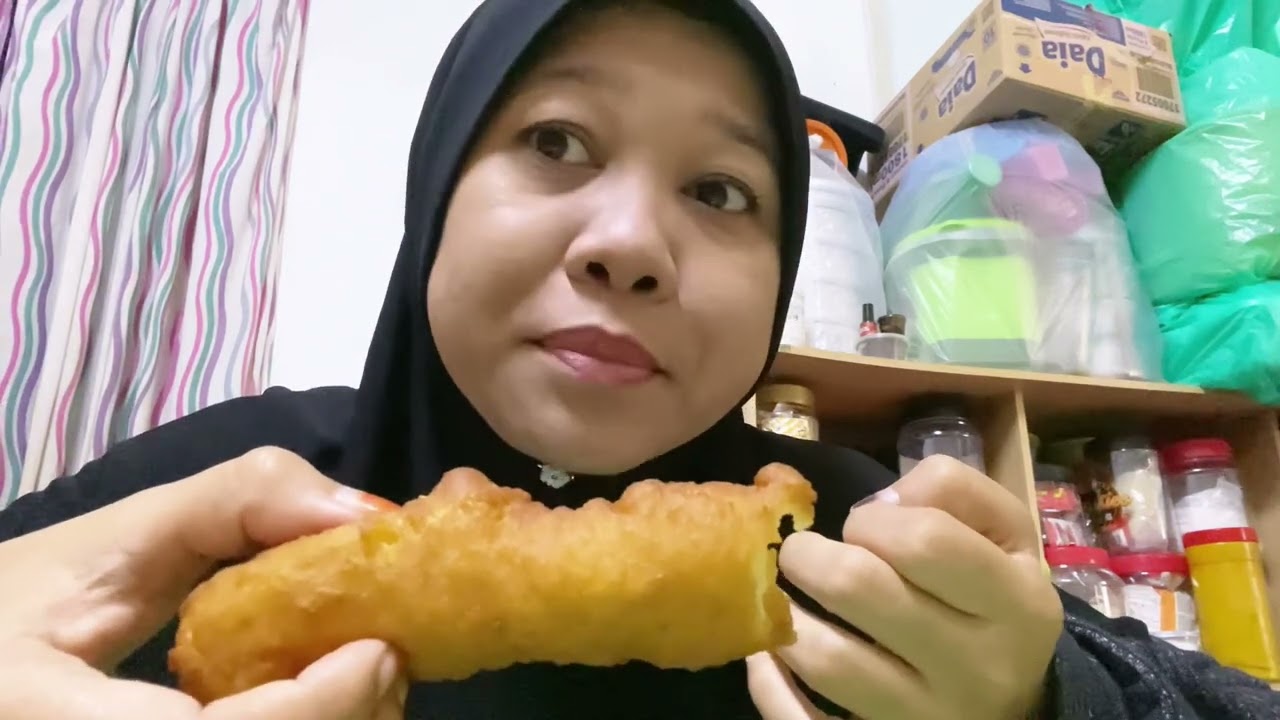 Cara Makan Roti/Kayu Keramat Mok | Terengganu rian 😋😜