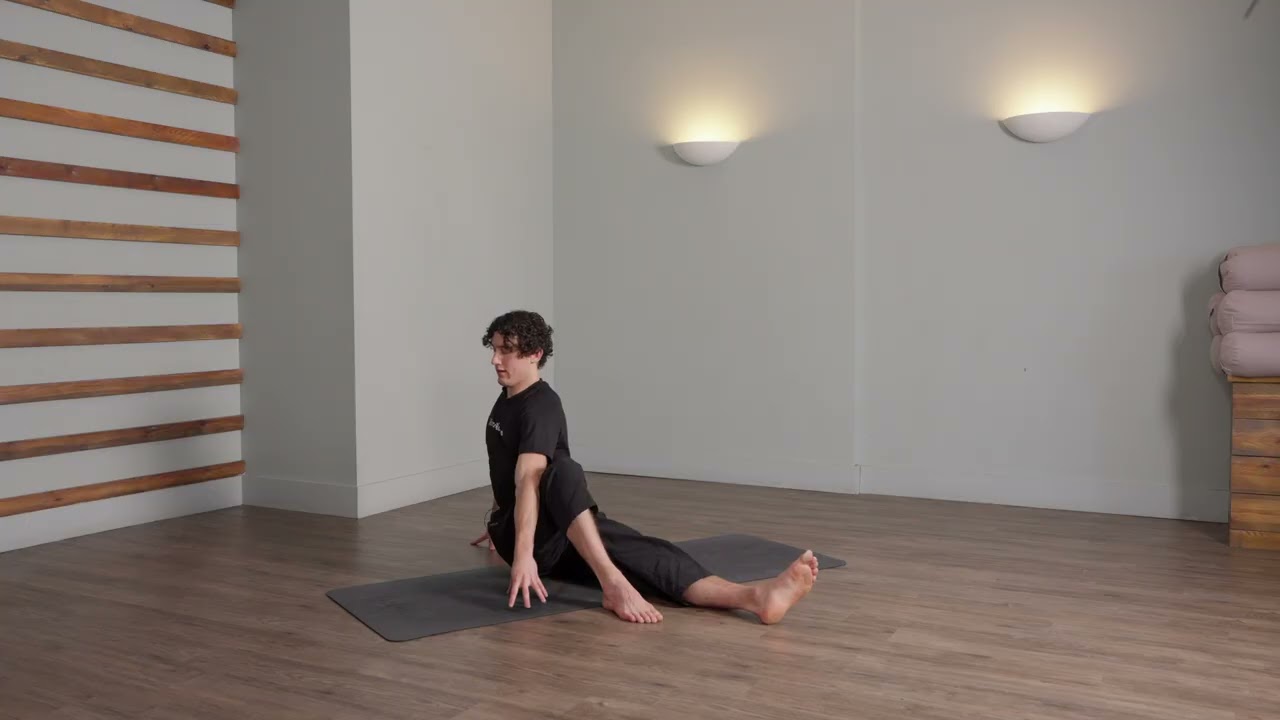 Stretch & Stability for Runners | Session 2/26 | Stretch & Stability with Coach Fraser from Runna