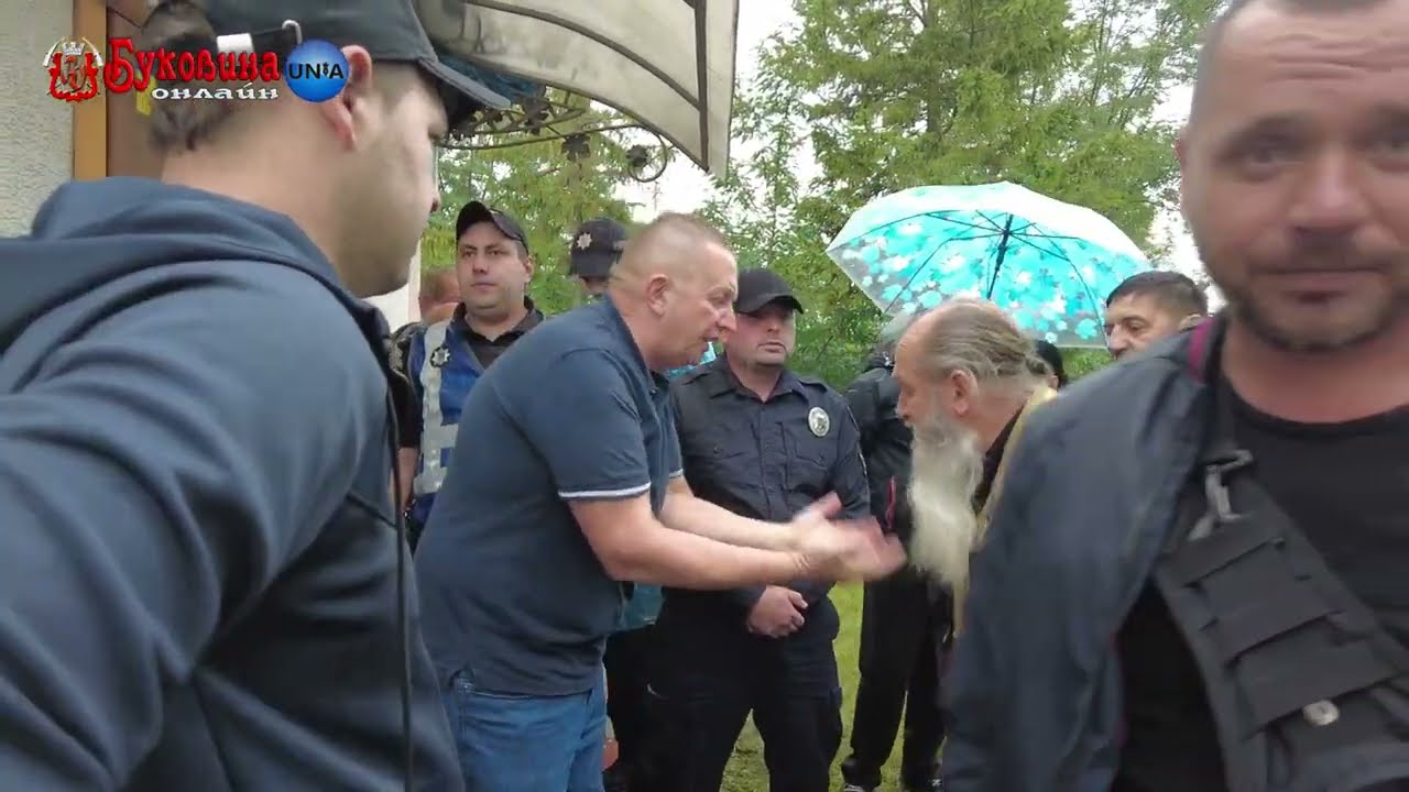 На Буковині, не без бою! Ще одна московська церква перейшла до ПЦУ