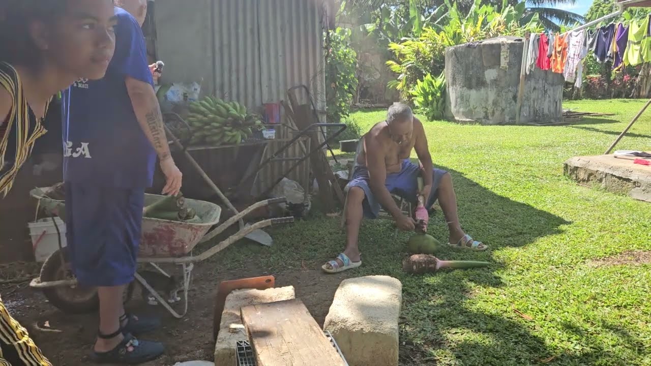 SUNDAY DINNER IN NUKUNUKU , TONGA 🇹🇴 l SAPATE UMU l CULTURAL EATS l UNDERGROUND COOKING