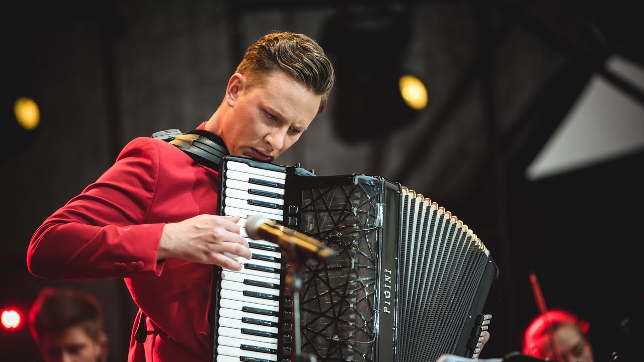 Piazzolla: 'Aconcagua' Concerto for bandoneon, chamber orchestra & percussion