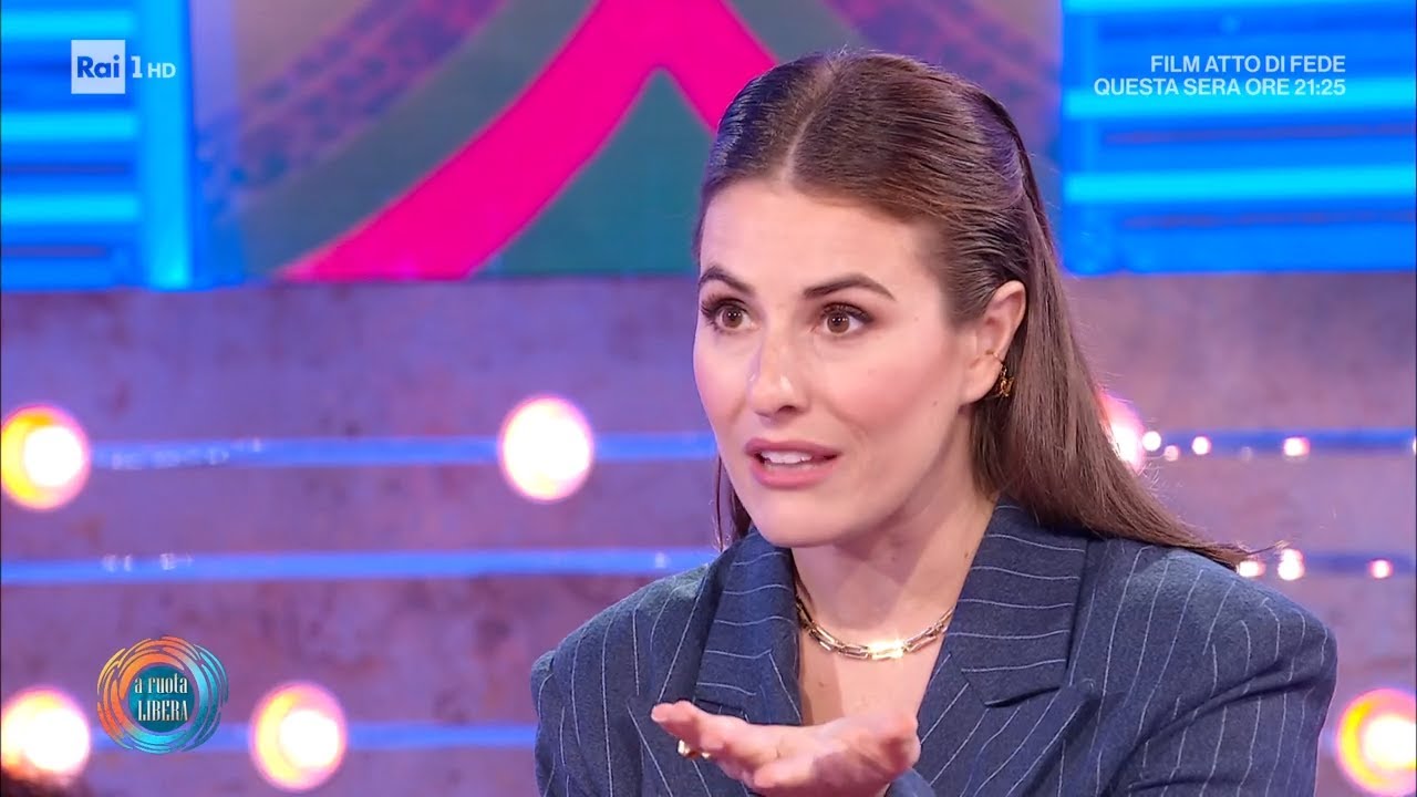 Diana Del Bufalo -  Da noi... a ruota libera 13/11/2022