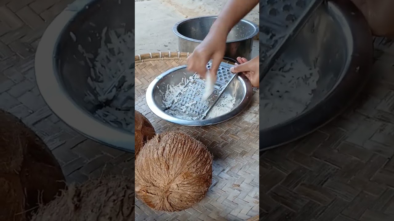 Nariwal ka chira #coconut #assamesedish #makkarsankrantiwatsappstatus #poharecipe #chiudayashankar