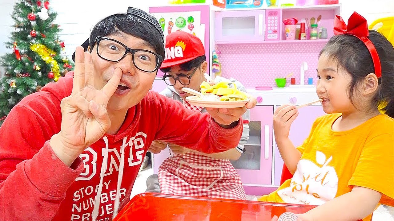 보람이와 코난의 주방놀이 장난감 요리대결 Giant Kitchen Cooking Toy Compilation