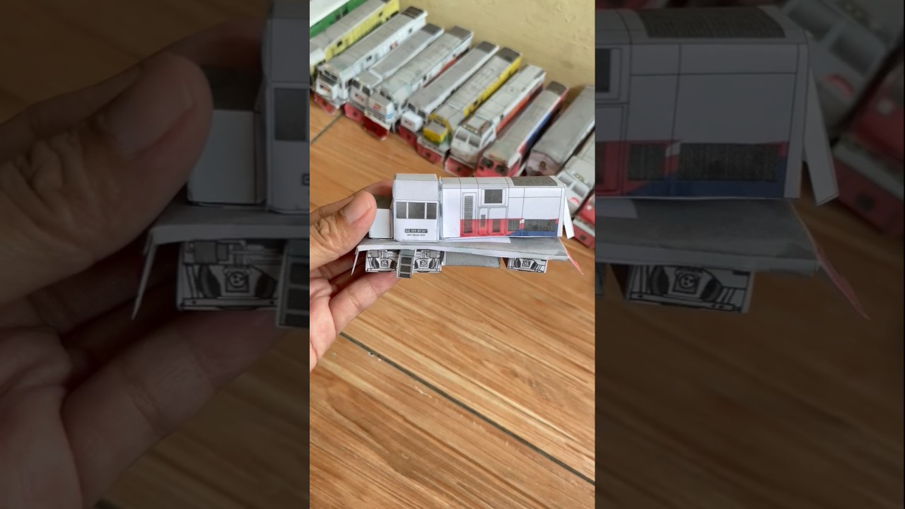 CC 201 nih guys #cc #cc201 #lokomotif #railfans #keretaapiindonesia #kai #keretaapi #papercraft