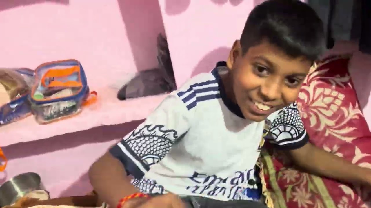 Mamma ne banai gujiya akele bhut sari jaldi a jao khane guy’s 
