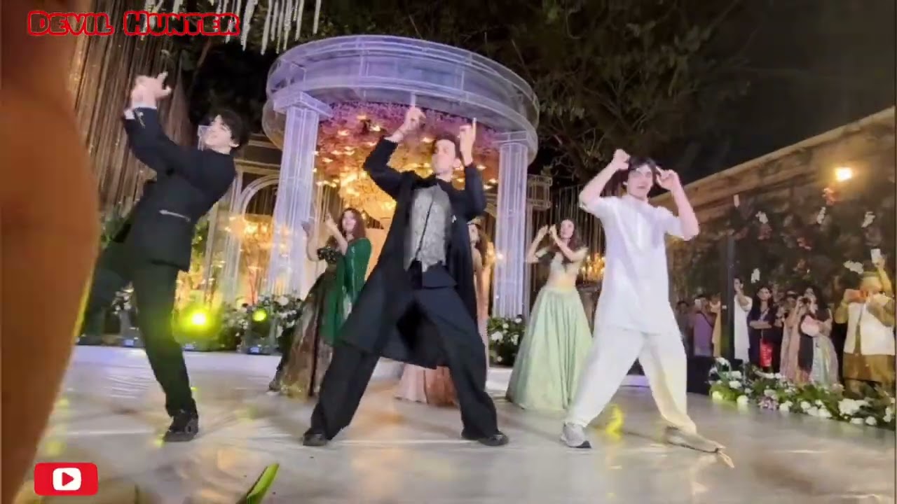 Hritik roshan Family Dance || 