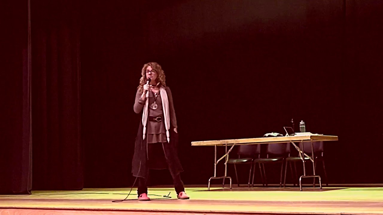 DAR VOZ AL NIÑO por Yvonne Laborda.