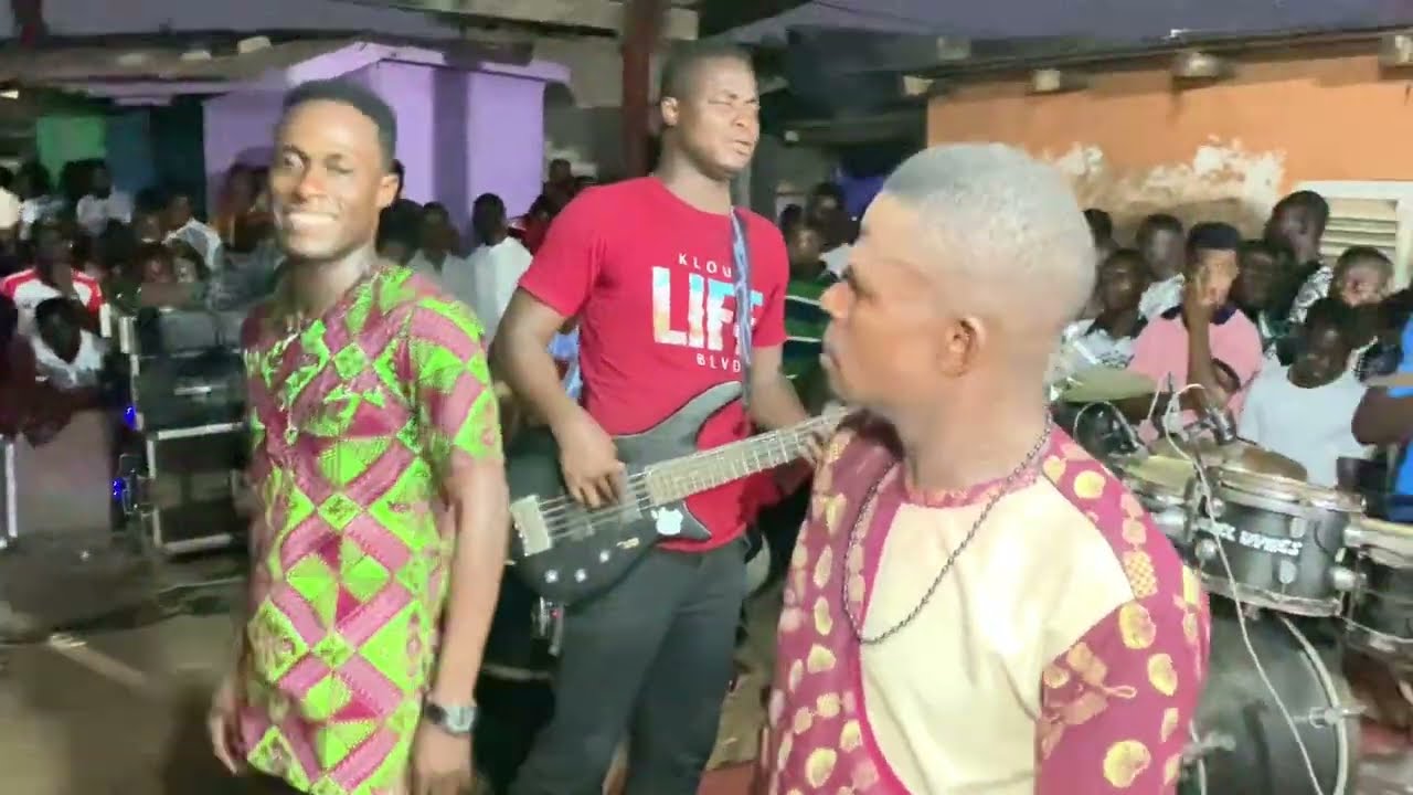 Massive reaction from the audience. Coastal band surprised the people with good music. Enjoy this