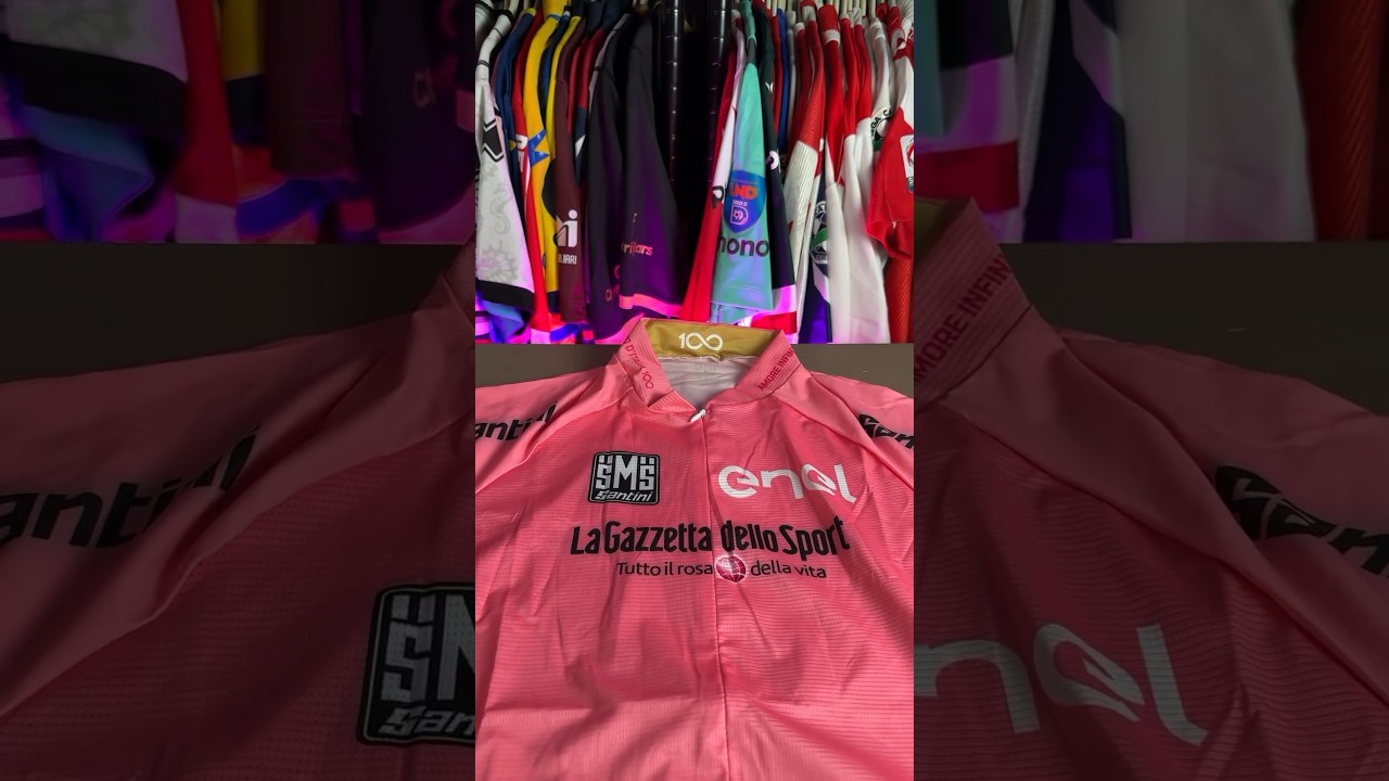 LA MAGLIA ROSA 💗🚴&zwj;♂️ #italianjerseycollector #giroditalia #magliarosa #ciclismo #cycling