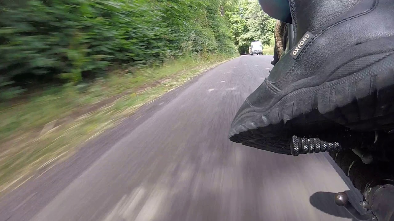 Triumph Thruxton 900 British Customs Predator Exhaust