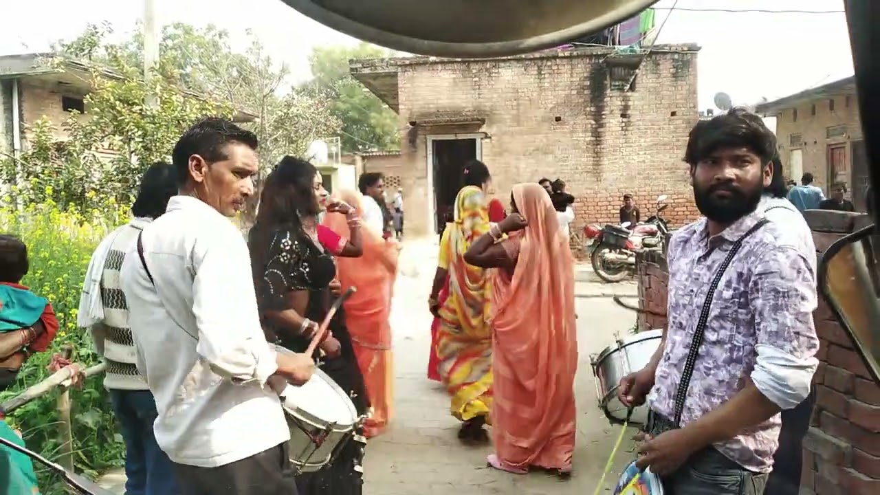 अखिल भारतीय बैंड पार्टी एवं संगीत कला कंपनी ग्राम बुढापुर बदल  मुंण्डवर फूलपुर आजमगढ़