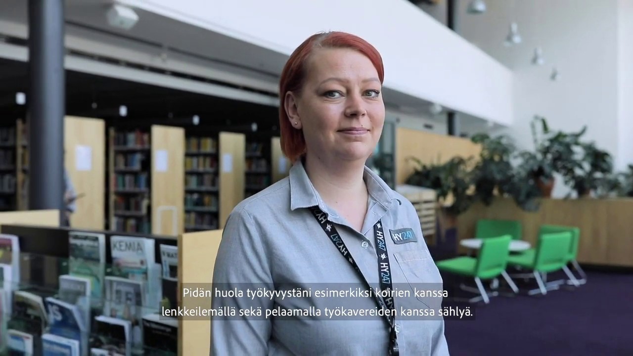 Töissä HY247:ssa: aulapalveluhenkilö Linda Rosenberg