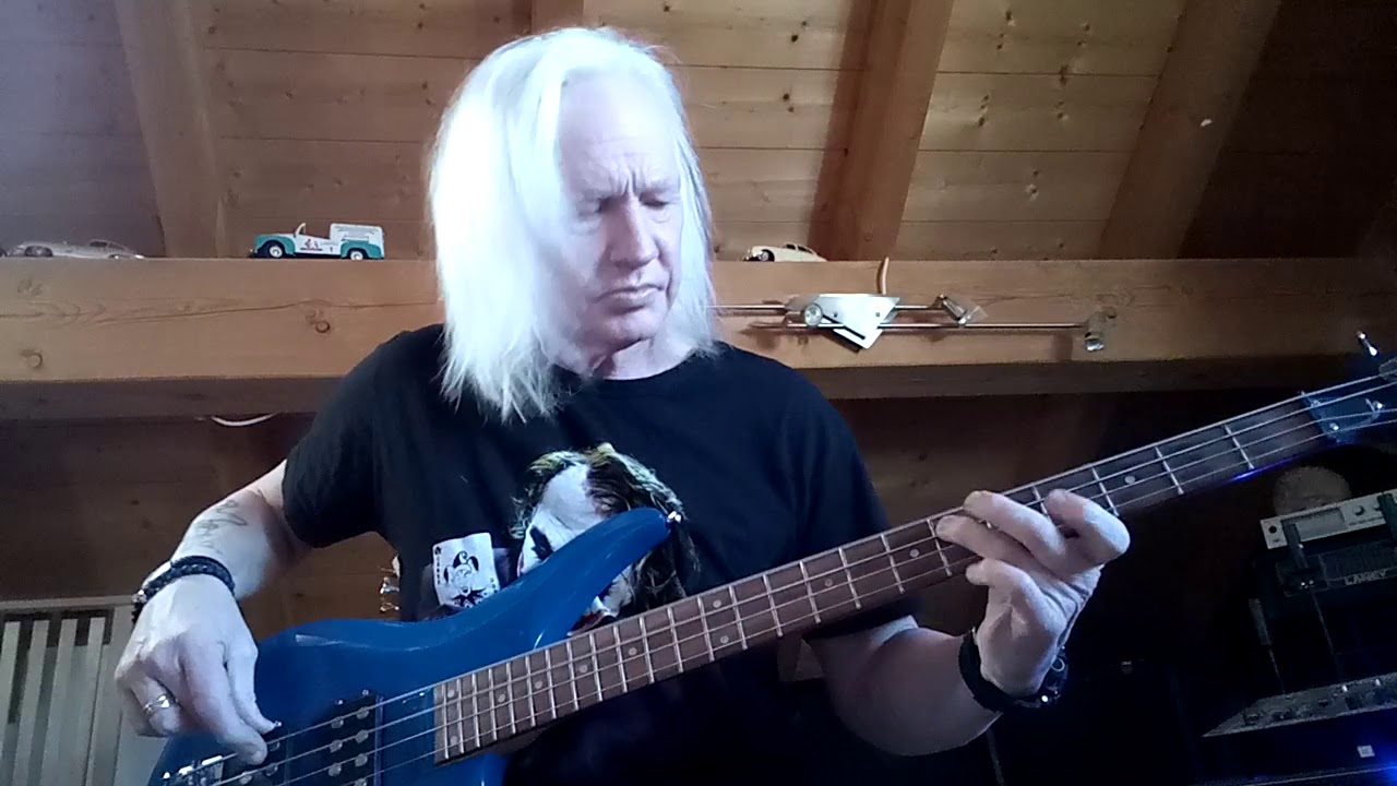 Motörhead-Cat scratch fever Bass Cover