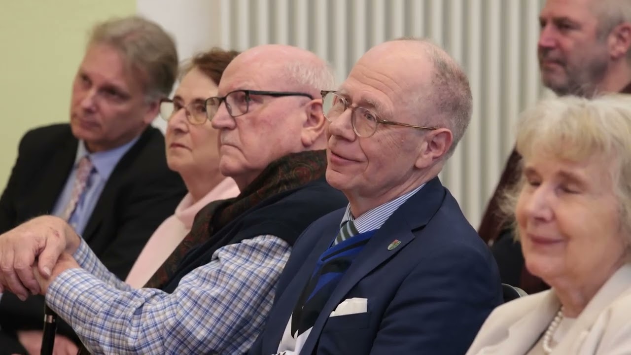 Bürgermeisteramt: Dr. Hans G. Oberlack übergibt Staffelstab an Arno Steguweit