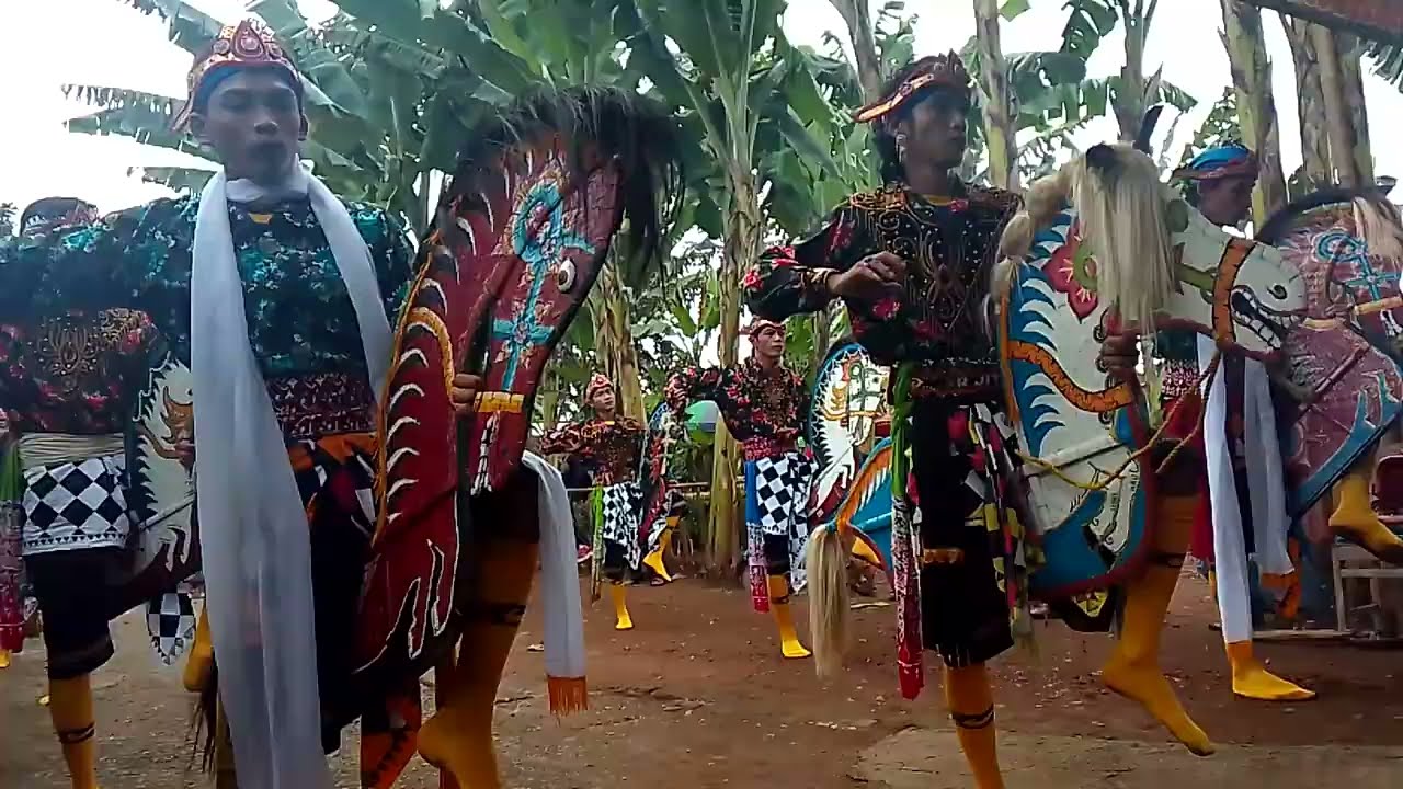 Live kuda lumping Wahyu Turonggo Budoyo Puspita Sari bonjok wetan Somagede Banyumas 