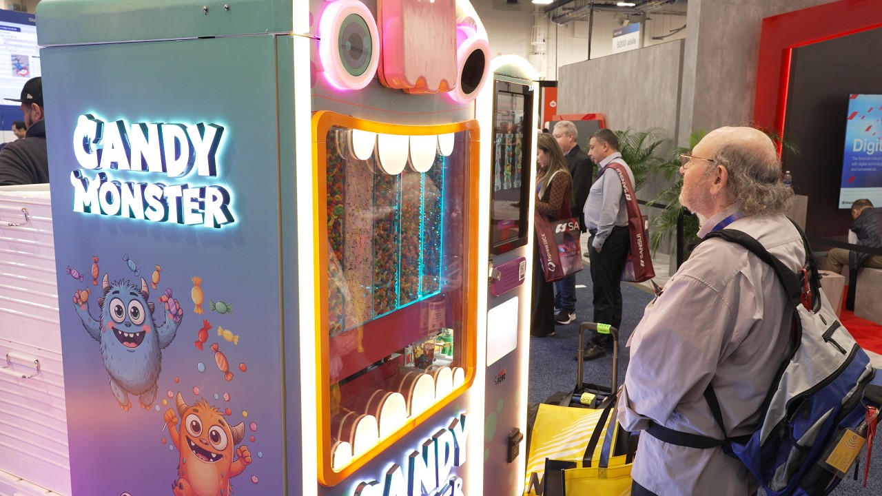 Sweet Robo Candy Monster Vending Machine &ndash; The Ultimate Interactive Candy Dispenser!