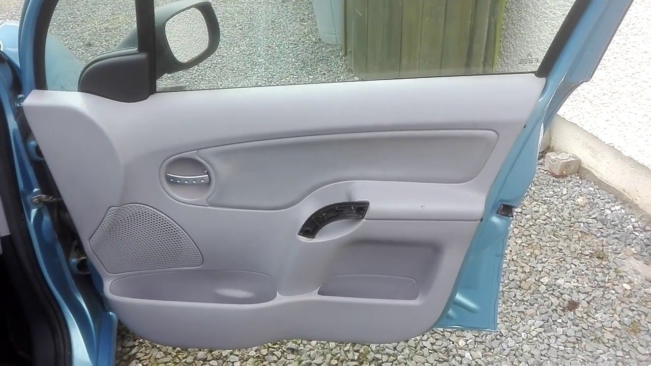 Citroen C3 door panel removal part 1
