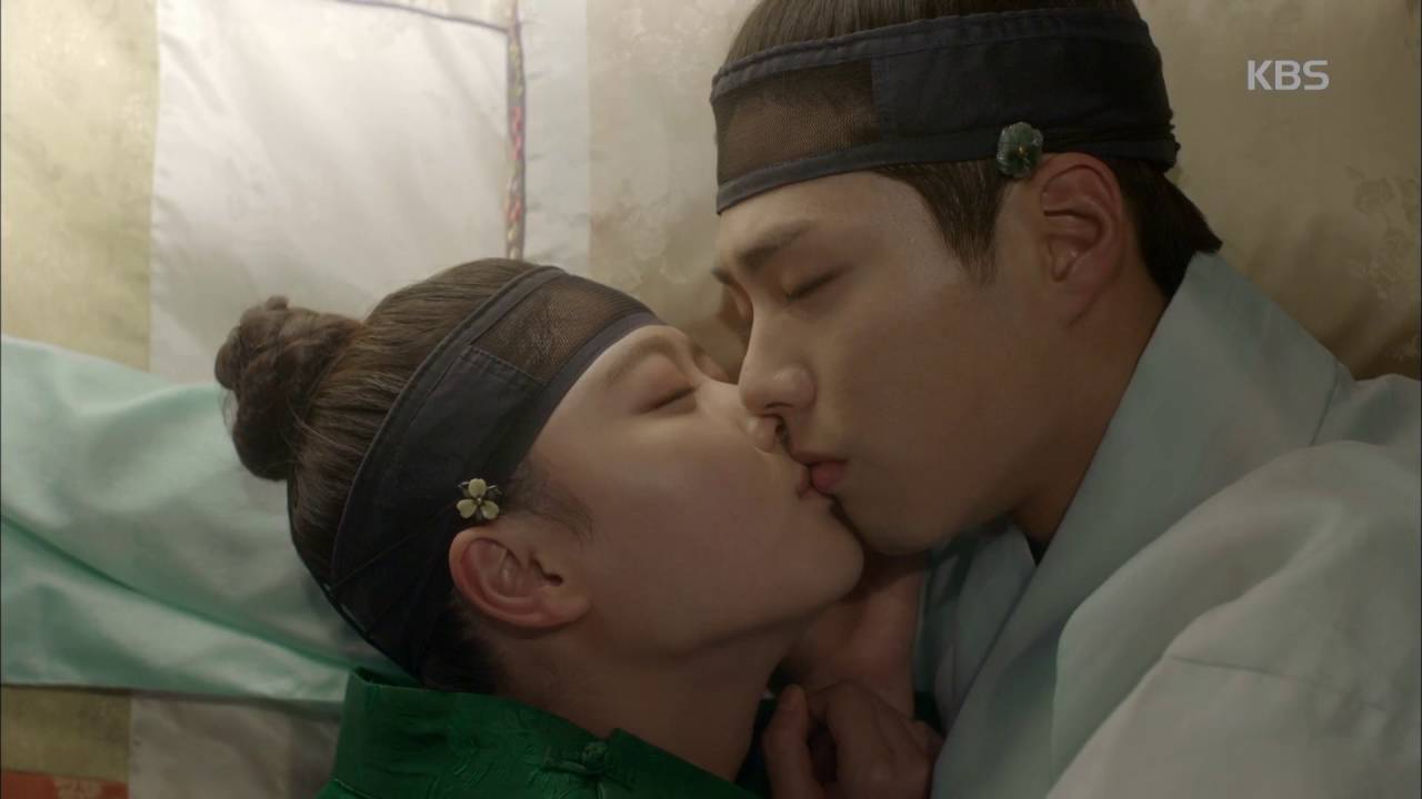 구르미 그린 달빛 - 김유정, 박보검에 ‘눈물의 입맞춤’. 20161003