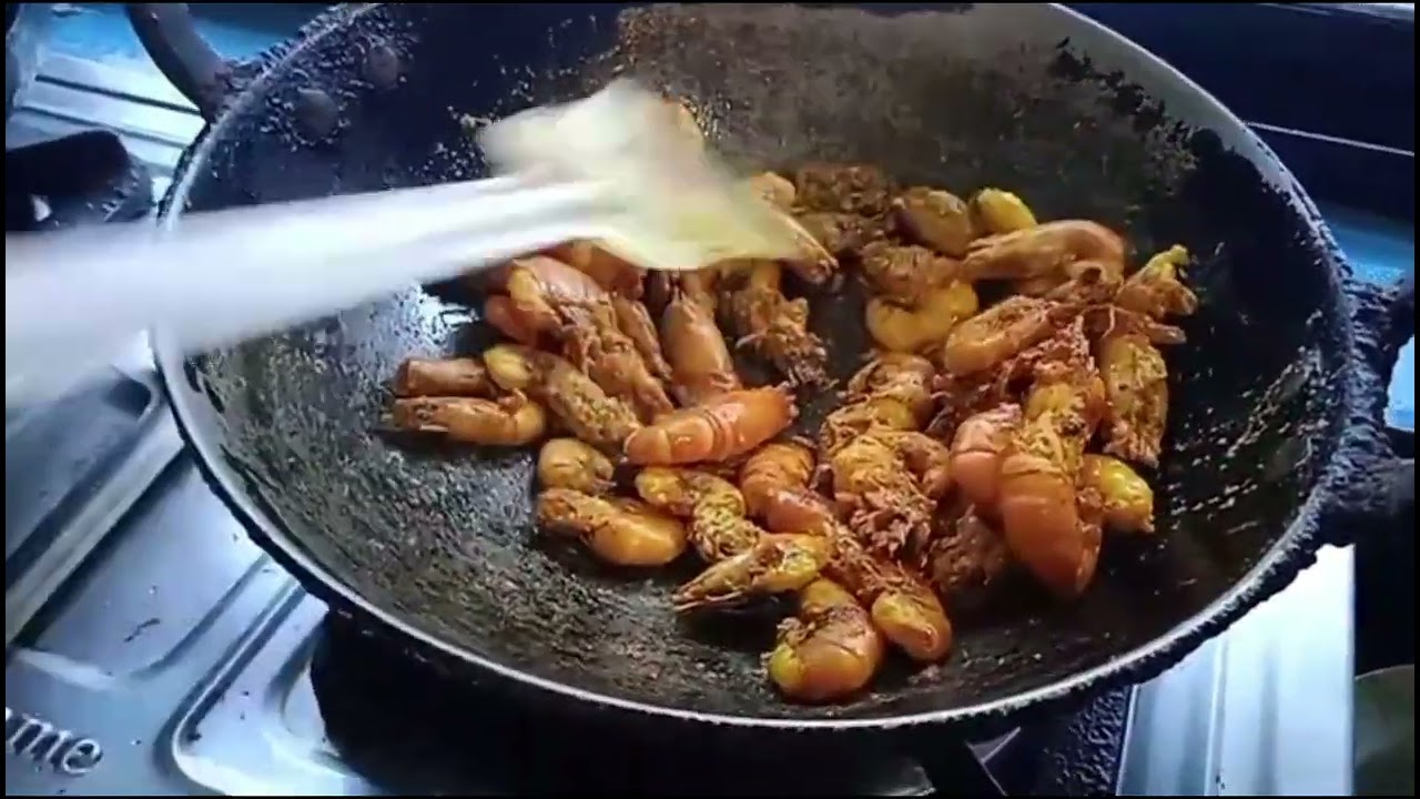 PRAWN CURRY//VILLAGE COOKING//TESTY//DESI STYLE 