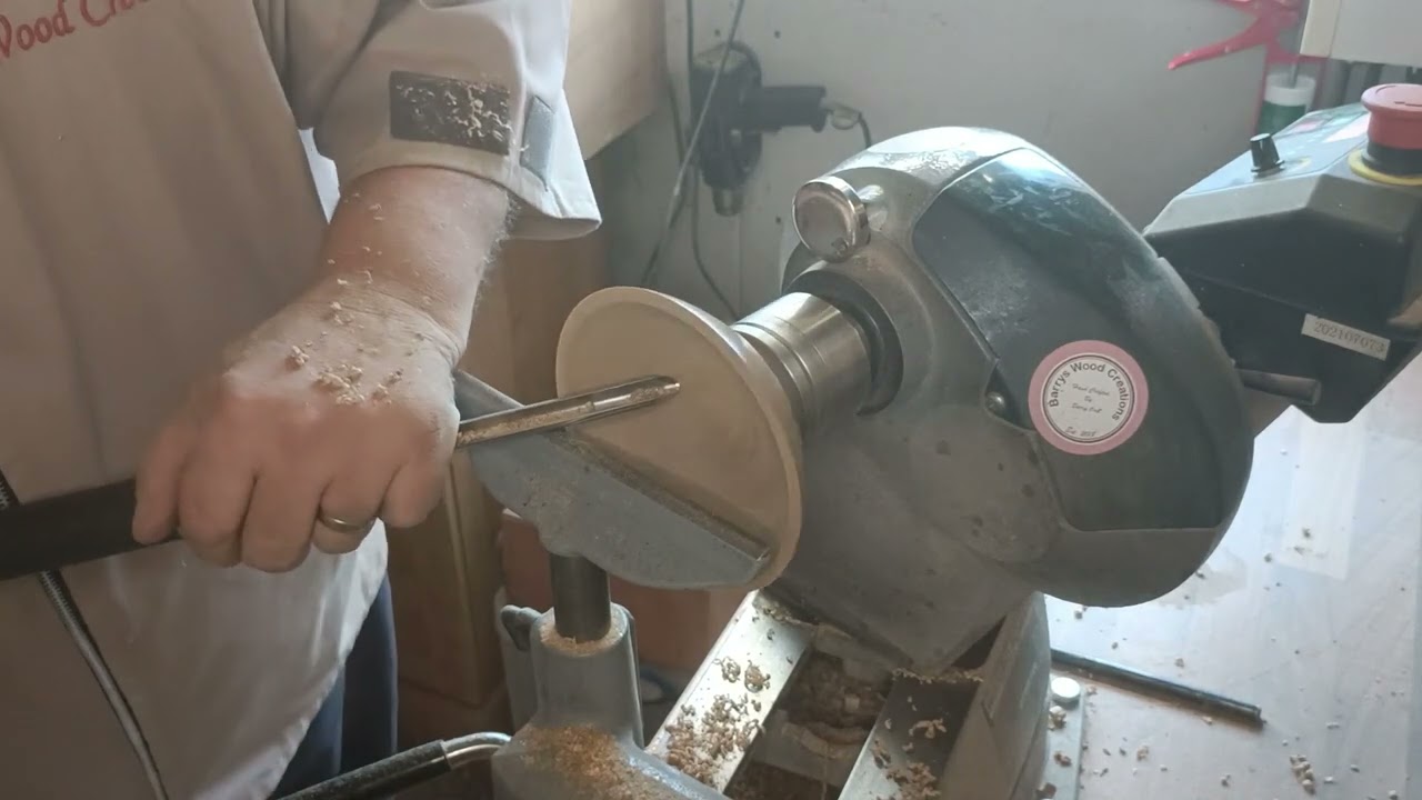 Bowl Turning: Making A Stunning Oak Bowl